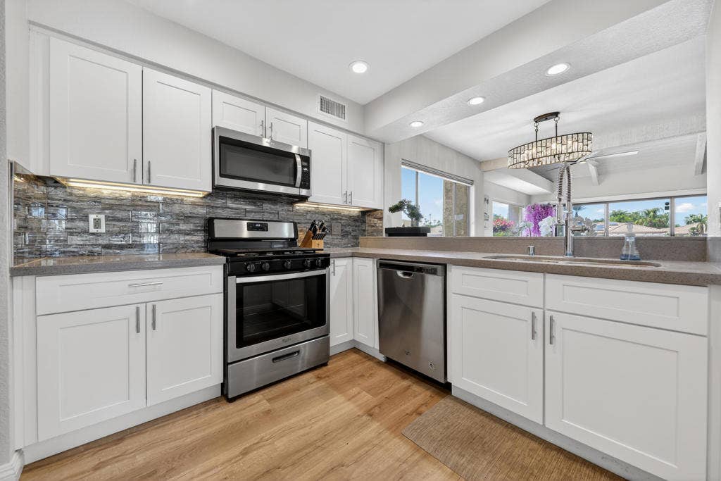470 Sunningdale Drive, Rancho Mirage, CA 92270 sink
