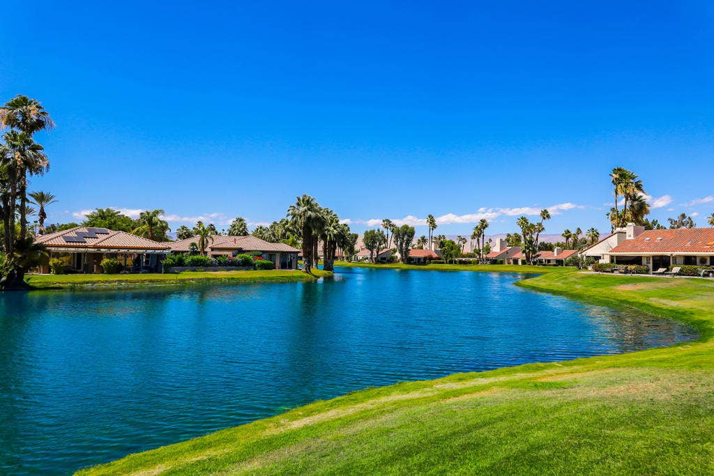 470 Sunningdale Drive, Rancho Mirage, CA 92270 lake