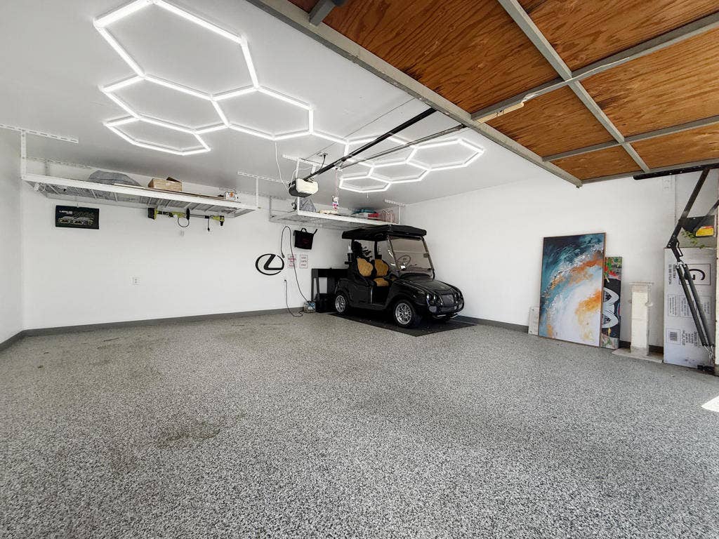 470 Sunningdale Drive, Rancho Mirage, CA 92270 garage