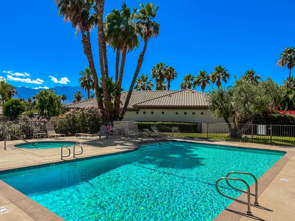 470 Sunningdale Drive, Rancho Mirage, CA 92270 pool