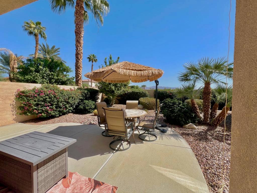 41530 Calle Pueblo, Indio, CA 92203 40. Dining Set