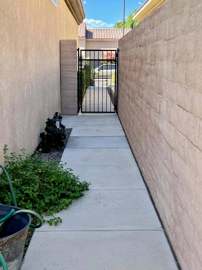 41530 Calle Pueblo, Indio, CA 92203 46. North Side Yard