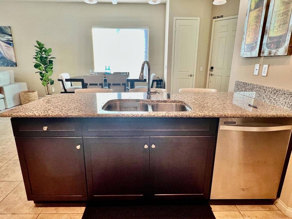 41530 Calle Pueblo, Indio, CA 92203 14. Center Island