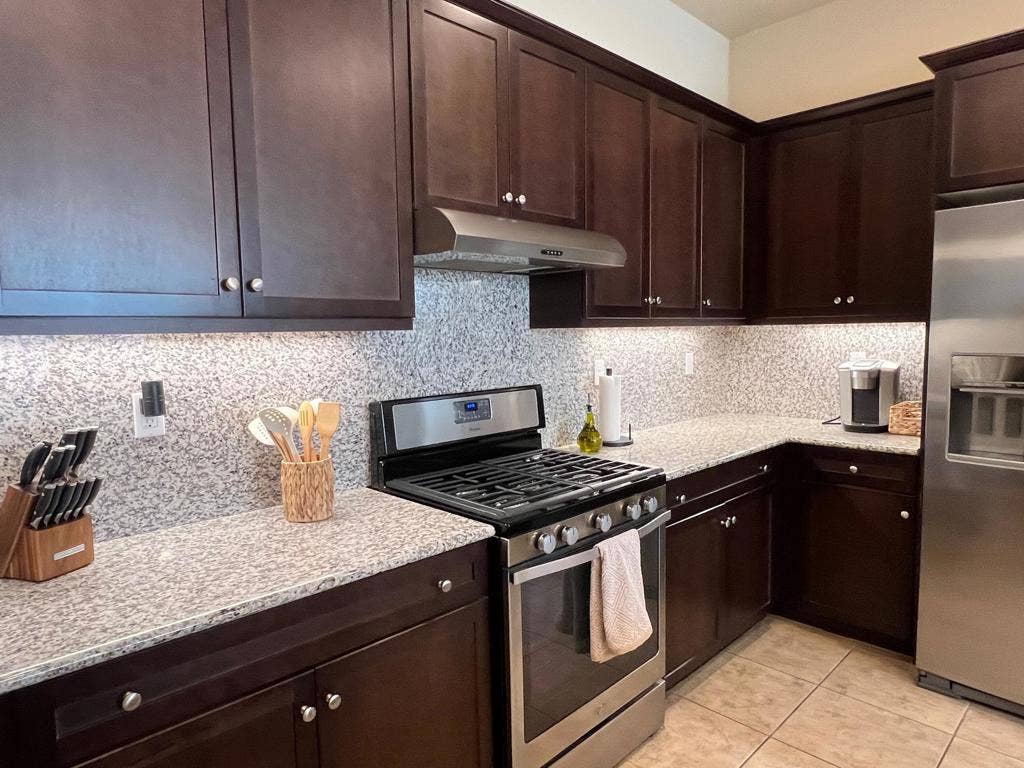 41530 Calle Pueblo, Indio, CA 92203 9. Kitchen Counters