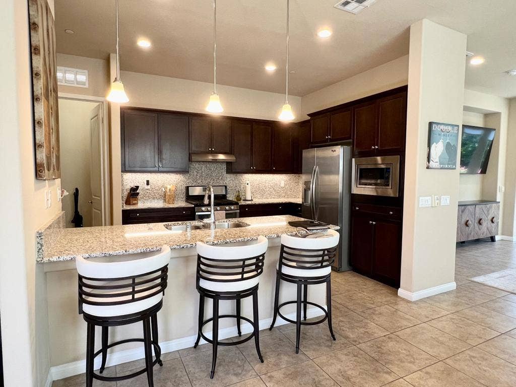 41530 Calle Pueblo, Indio, CA 92203 8. Kitchen Inland w-Seating