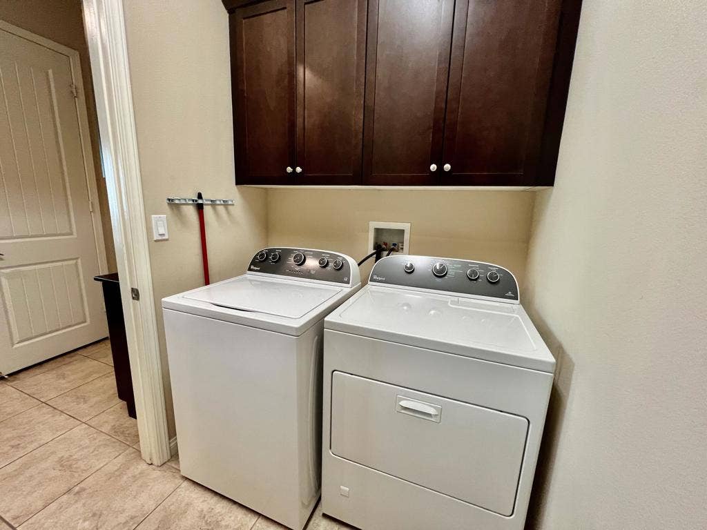 41530 Calle Pueblo, Indio, CA 92203 35. Laundry 1