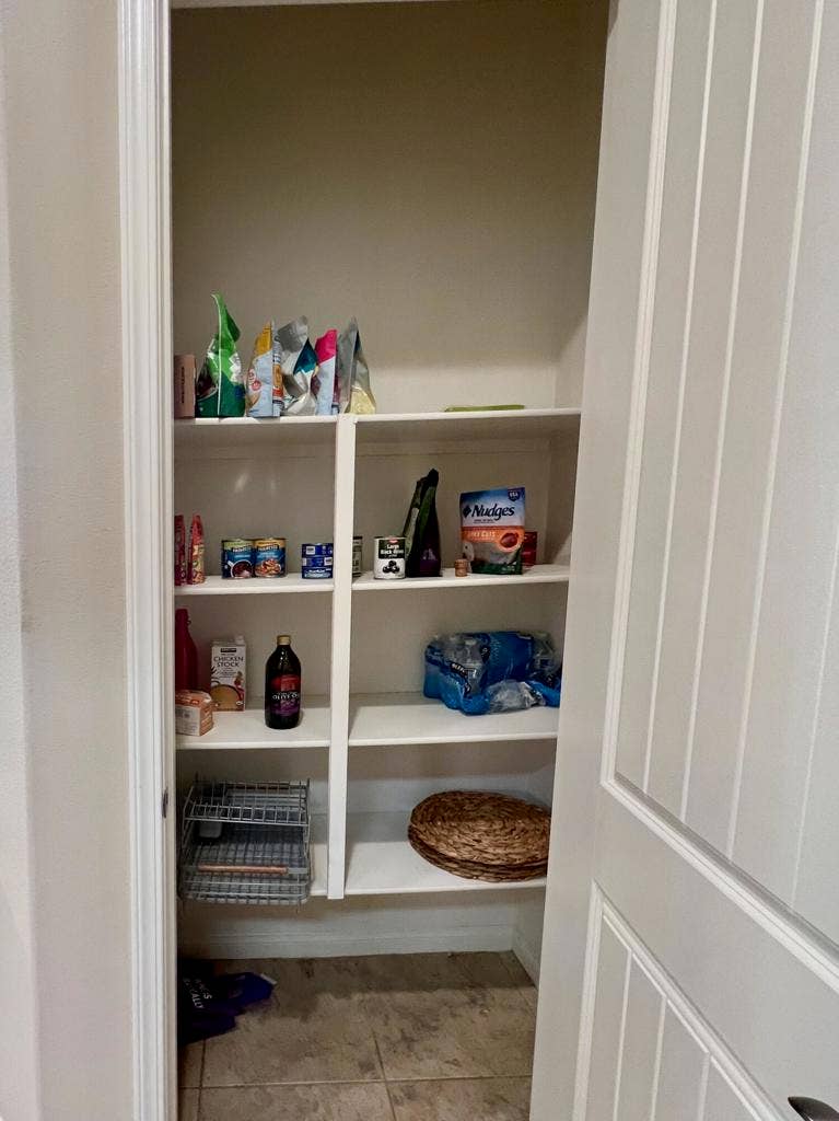 41530 Calle Pueblo, Indio, CA 92203 15. Pantry