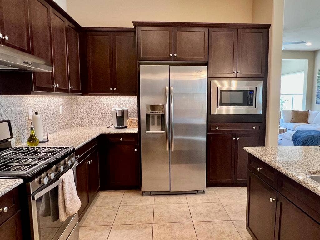 41530 Calle Pueblo, Indio, CA 92203 13. Fridge & Micro