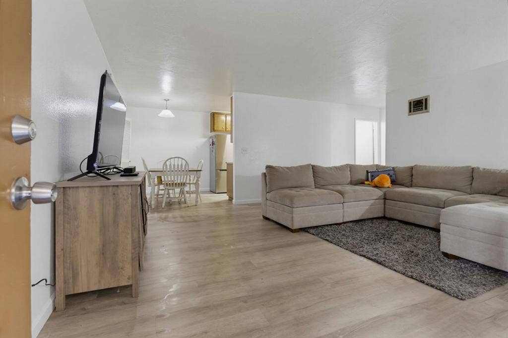 265 Loma Alta, #B1, Oceanside, CA 92054 4-web-or-mls-265-loma-alta-dr-unit-b1-00