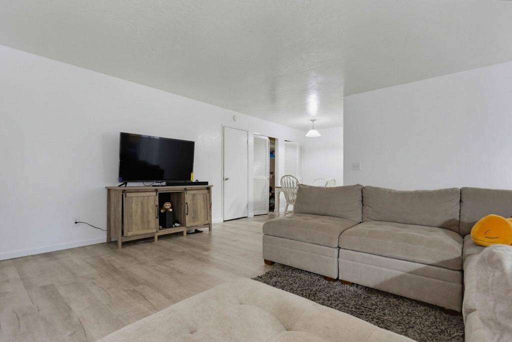 265 Loma Alta, #B1, Oceanside, CA 92054 5-web-or-mls-265-loma-alta-dr-unit-b1-00