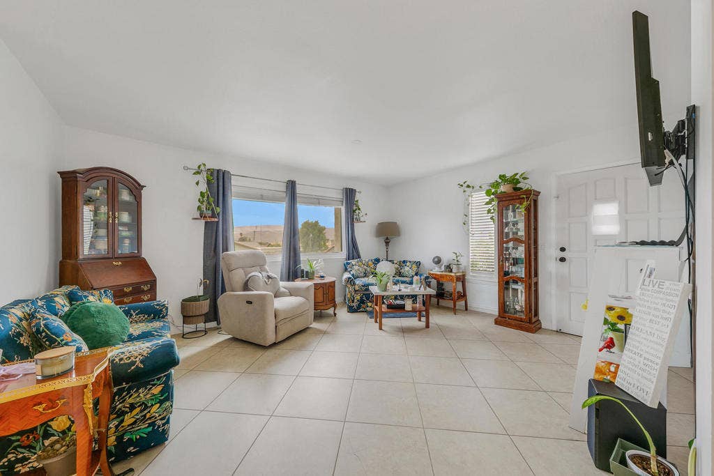 79321 Avenue 42, Indio, CA 92203 34 APT B LIVING MLS