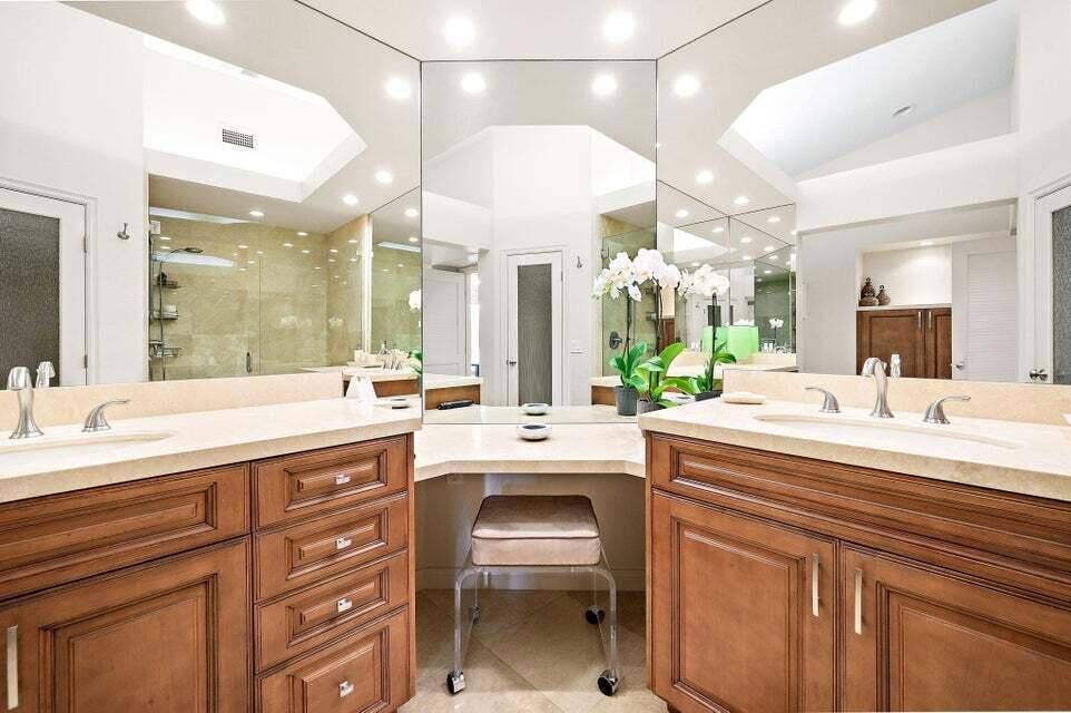 229DE primary vanity