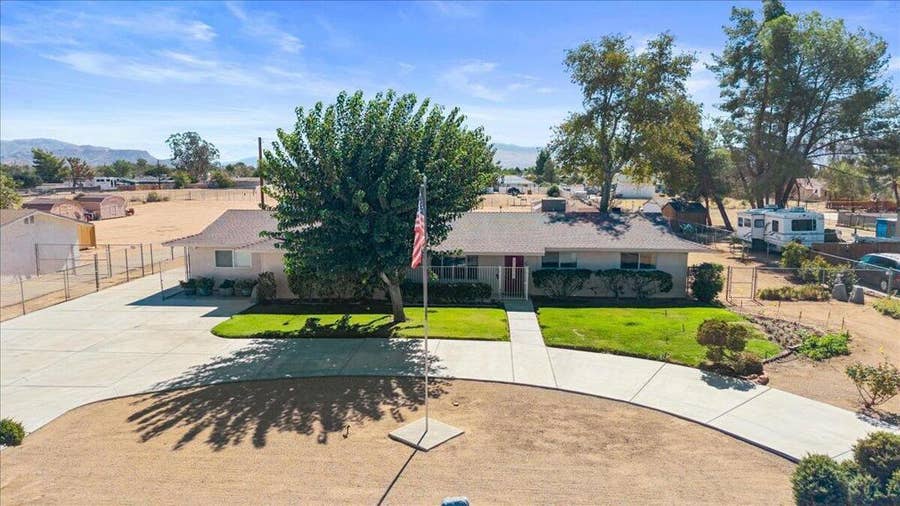 Property photo for 14151 Hopi Road, Apple Valley, CA