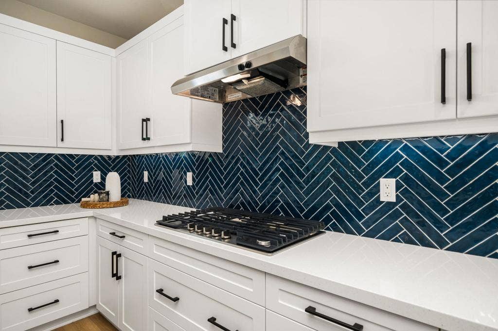 13-80255 Segovia_View Way_036