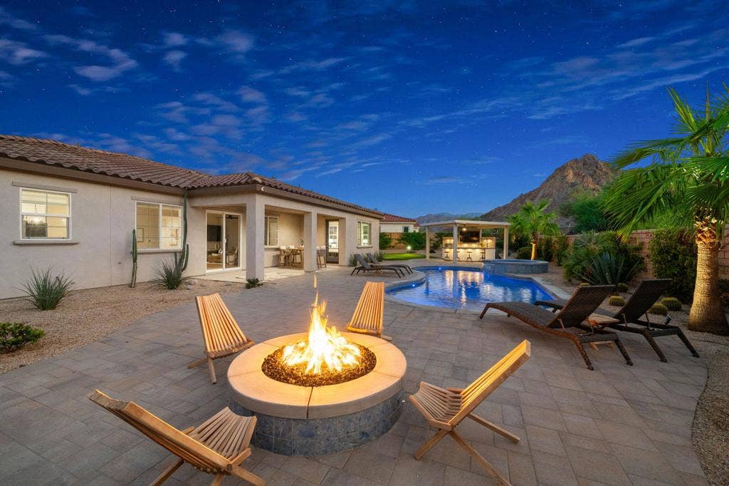 24-80255 Segovia View Way_065