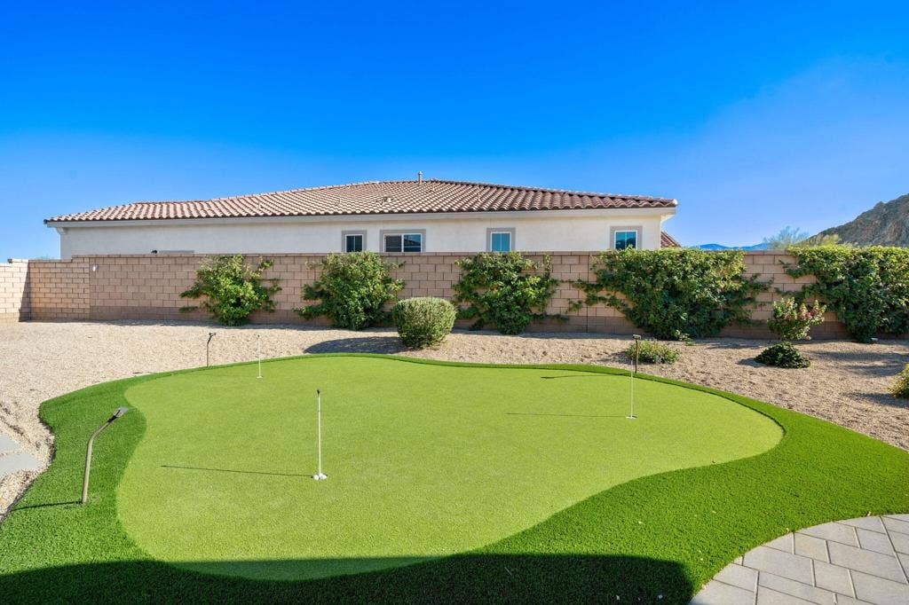5-80255 Segovia_View_Way