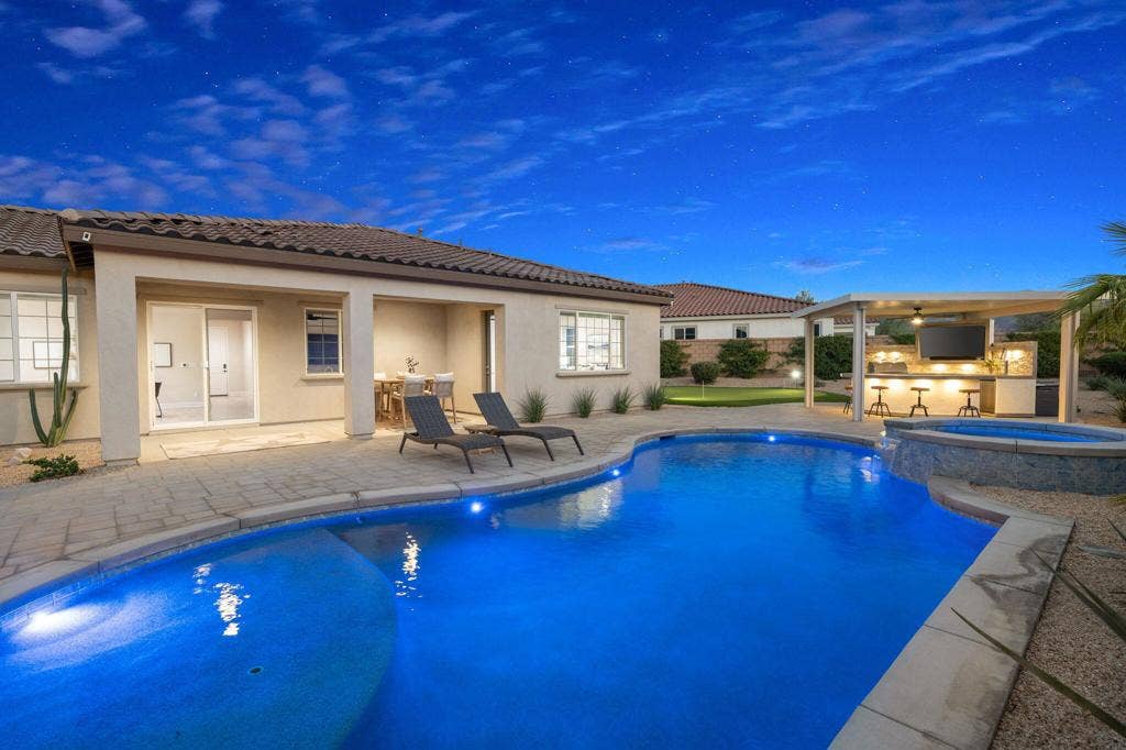 25-80255 Segovia View Way_068