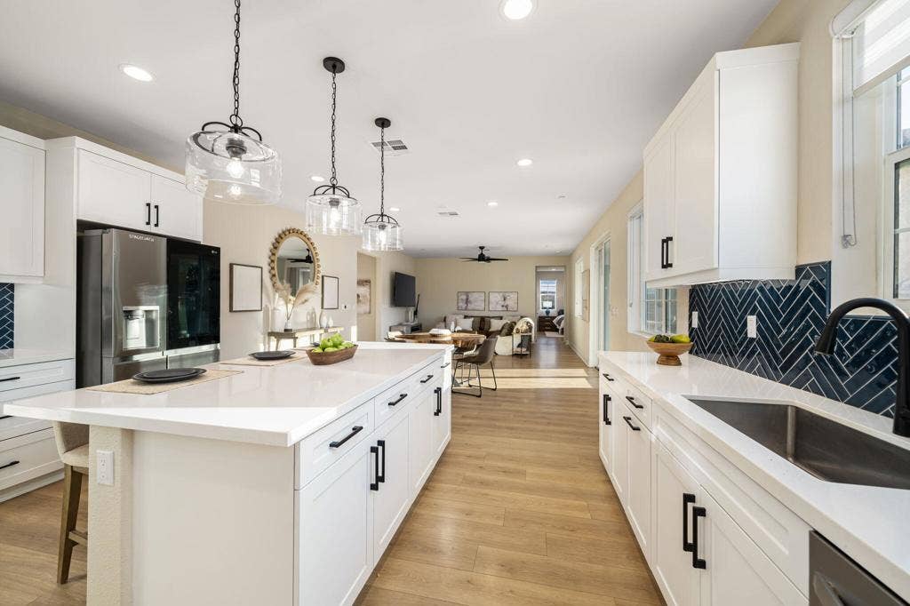 14-80255 Segovia View Way_038