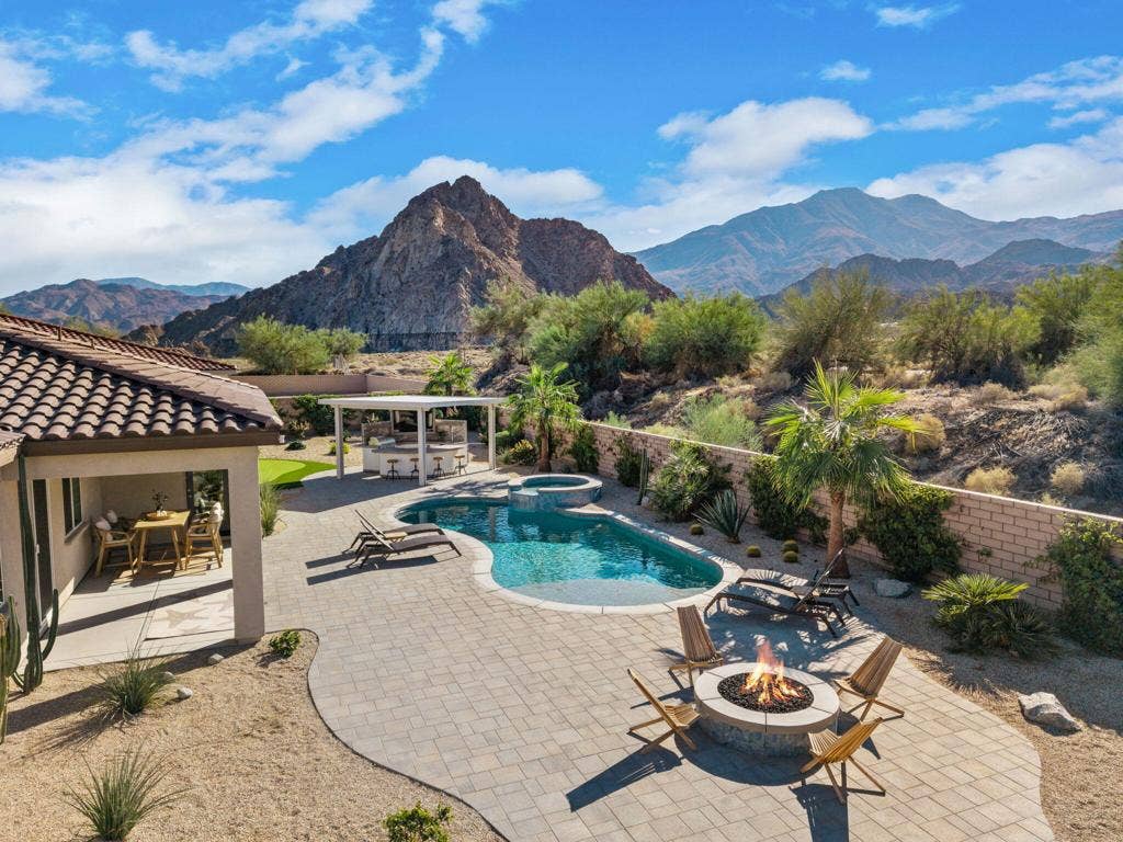 8-80255 Segovia View Way 008
