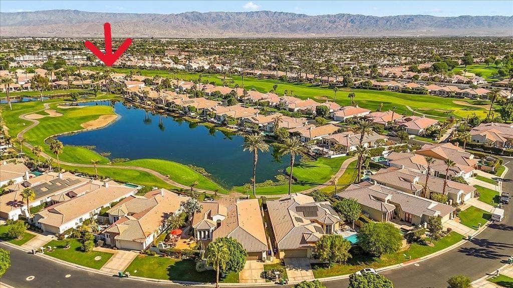 50300 Spyglass Hill Drive, La Quinta, CA 92253 Water golf with arrow