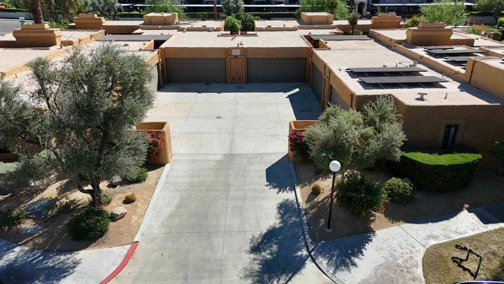 4881 S Winners Circle, #B, Palm Springs, CA 92264 68-web-or-mls-4881 Winner Circle Unit B-