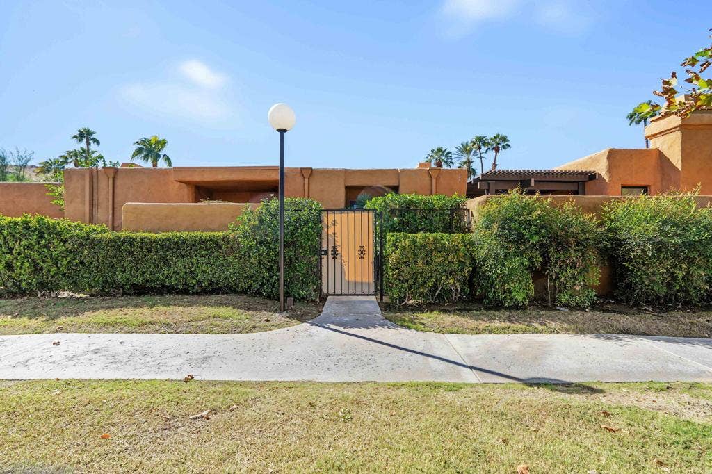 4881 S Winners Circle, #B, Palm Springs, CA 92264 5-web-or-mls-4881 Winner Circle Unit B-1