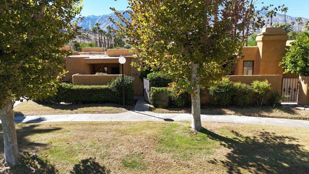 4881 S Winners Circle, #B, Palm Springs, CA 92264 2-web-or-mls-4881 Winner Circle Unit B-2