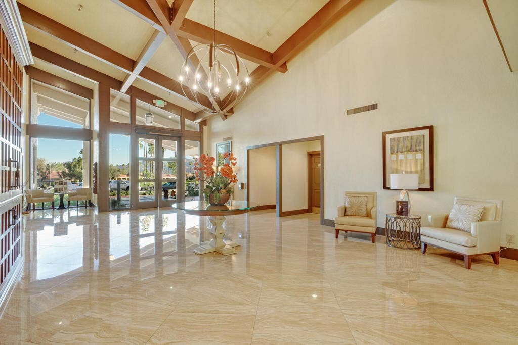 113 Camino Arroyo N, Palm Desert, CA 92260 Clubhouse Lobby