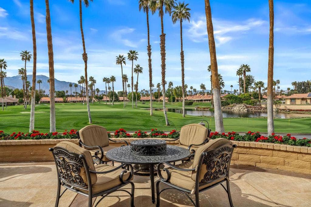 113 Camino Arroyo N, Palm Desert, CA 92260 Patio View2
