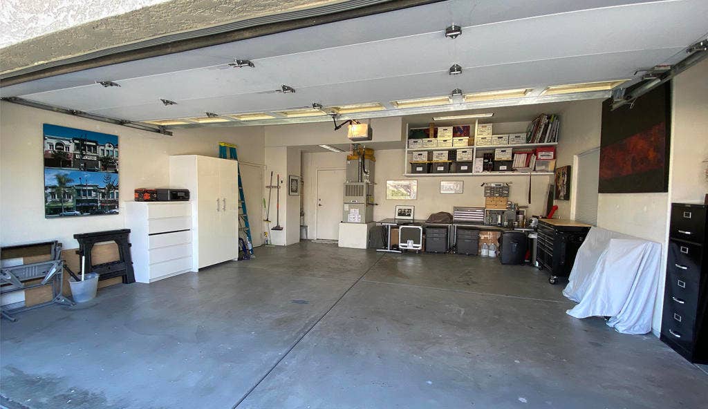 8963 Warwick Drive, Desert Hot Springs, CA 92240 Garage