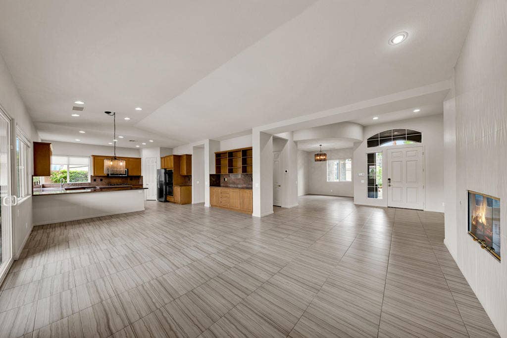 78485 Via Sevilla, La Quinta, CA 92253 2 (5.2)