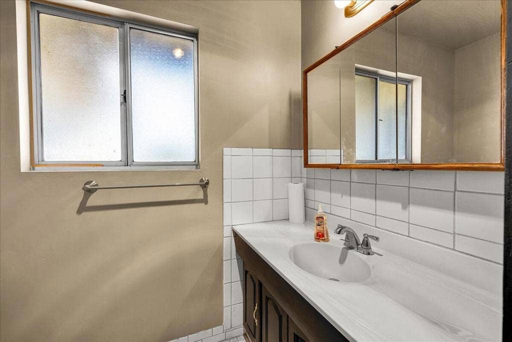 62137 Desert Air Road, Joshua Tree, CA 92252 20-20