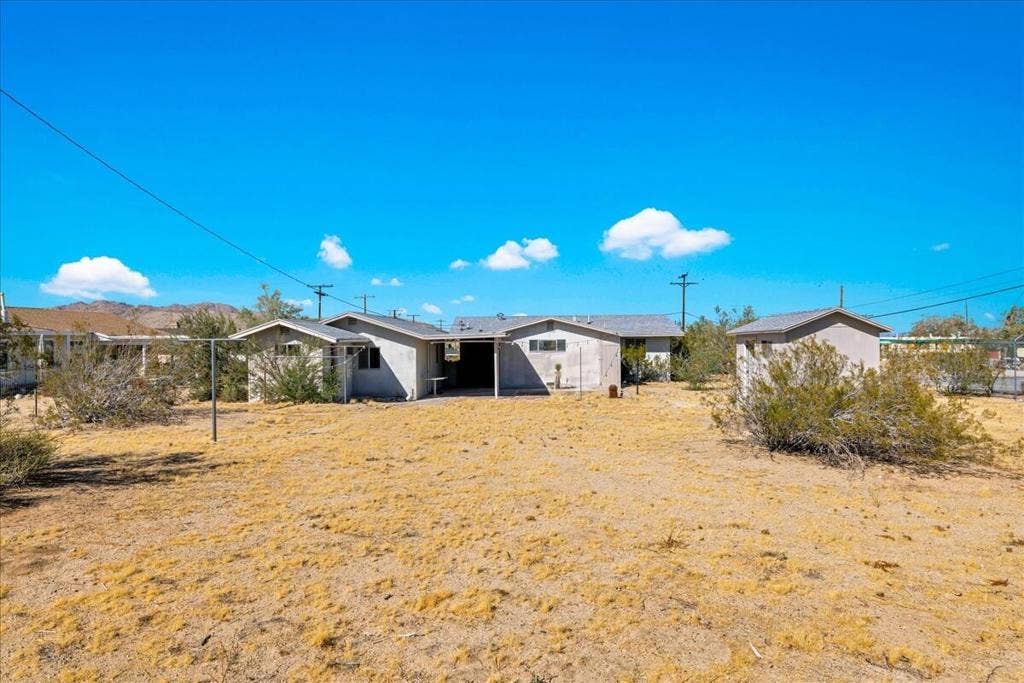 62137 Desert Air Road, Joshua Tree, CA 92252 44-44
