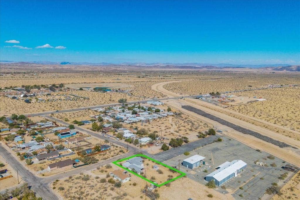 62137 Desert Air Road, Joshua Tree, CA 92252 53-53