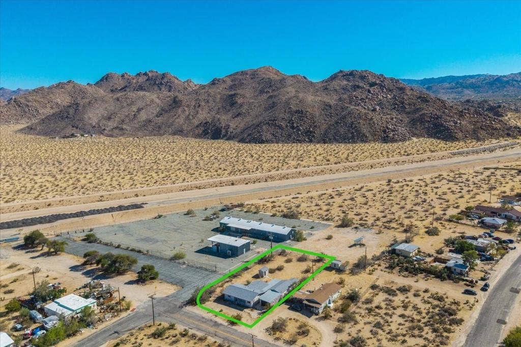 62137 Desert Air Road, Joshua Tree, CA 92252 49-49