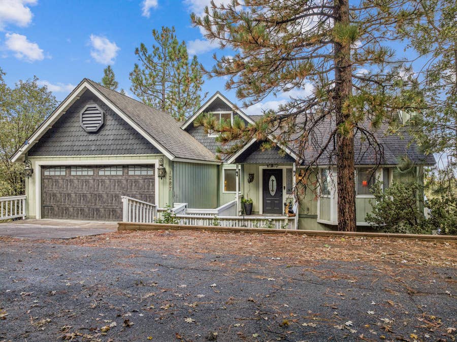 Property photo for 1287 Sequoia Drive, Lake Arrowhead, CA