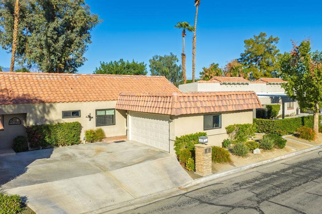 40675 Preston Trail, Palm Desert, CA 92211 Front elevation