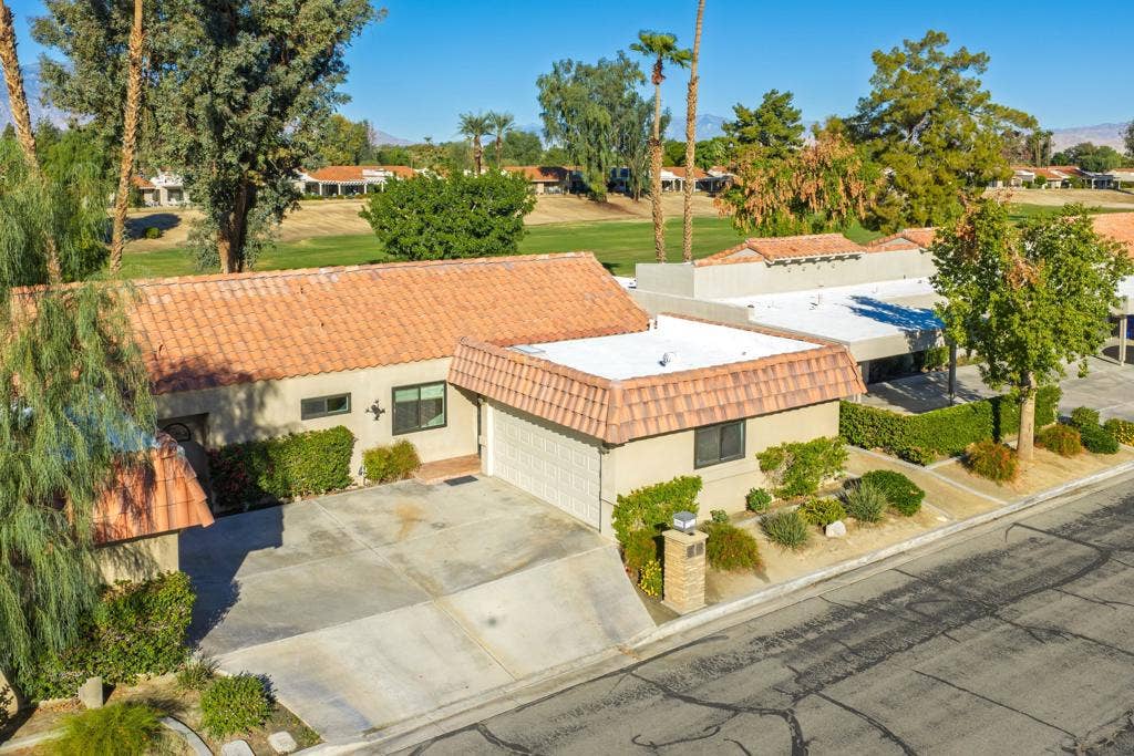 40675 Preston Trail, Palm Desert, CA 92211 Front elevation