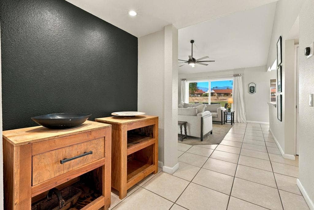 40675 Preston Trail, Palm Desert, CA 92211 Entry