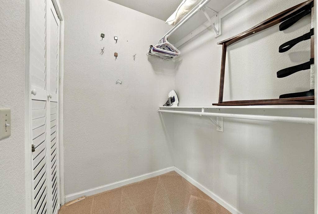 40675 Preston Trail, Palm Desert, CA 92211 Primary closet