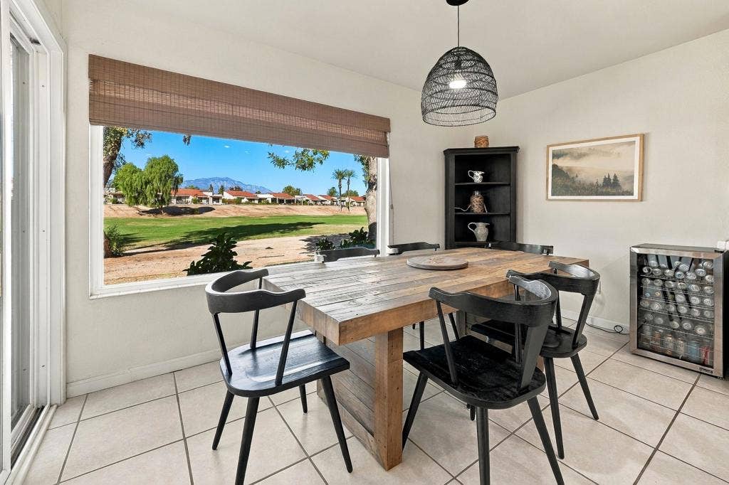 40675 Preston Trail, Palm Desert, CA 92211 Dining in kitchen