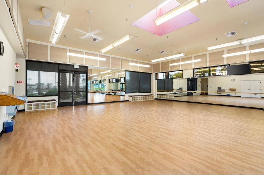 38599 Clear Sky Way, Palm Desert, CA 92211 danceinside
