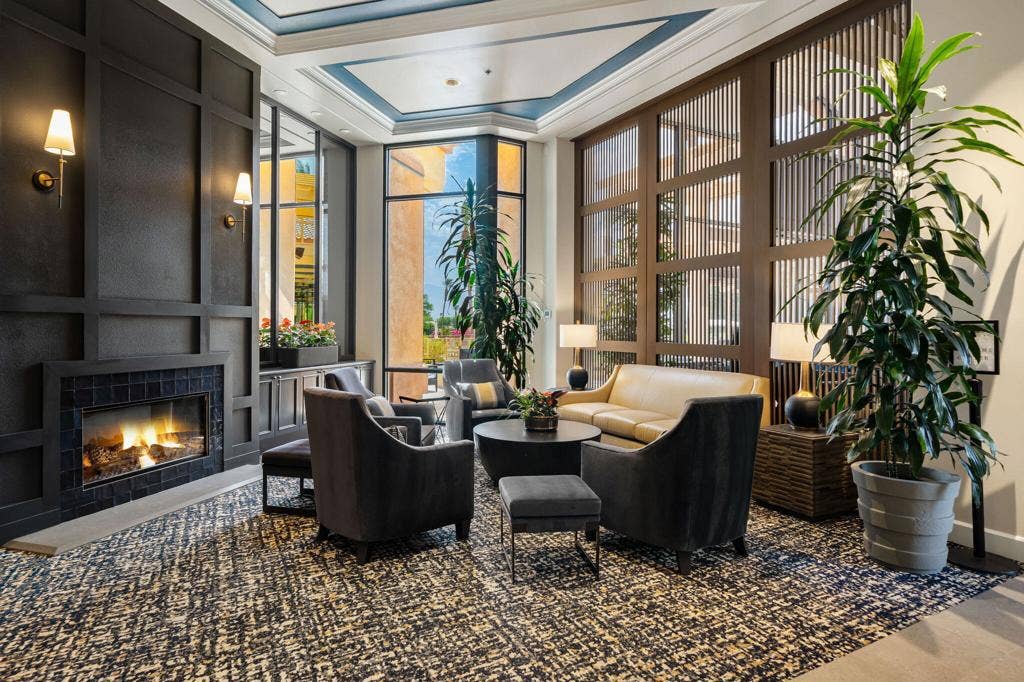 38599 Clear Sky Way, Palm Desert, CA 92211 nicesittingarea