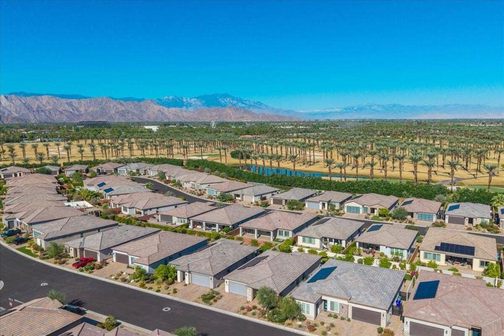 82460 Crane Drive, Indio, CA 92201 55-55