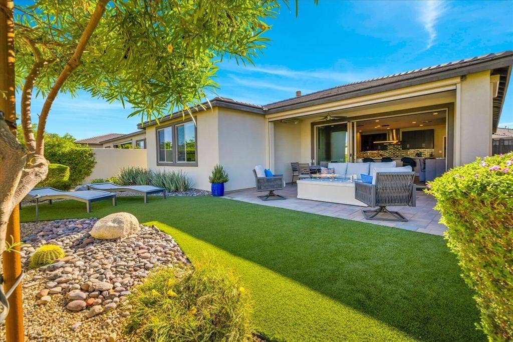 82460 Crane Drive, Indio, CA 92201 44-44