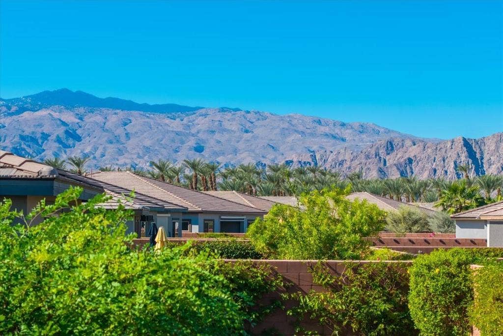 82460 Crane Drive, Indio, CA 92201 52-52