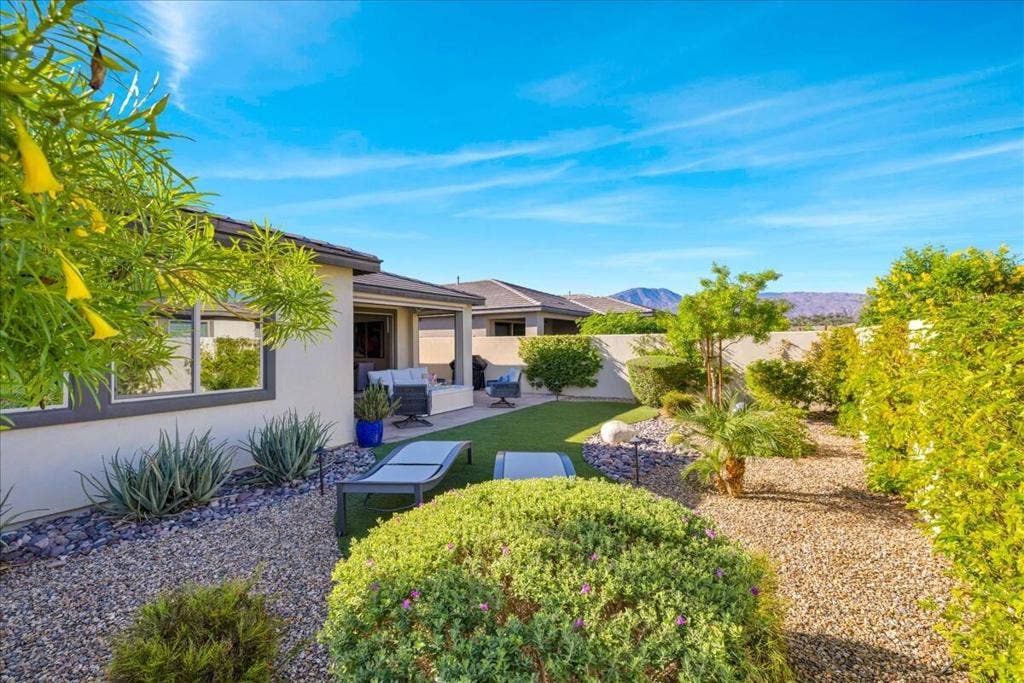 82460 Crane Drive, Indio, CA 92201 49-49