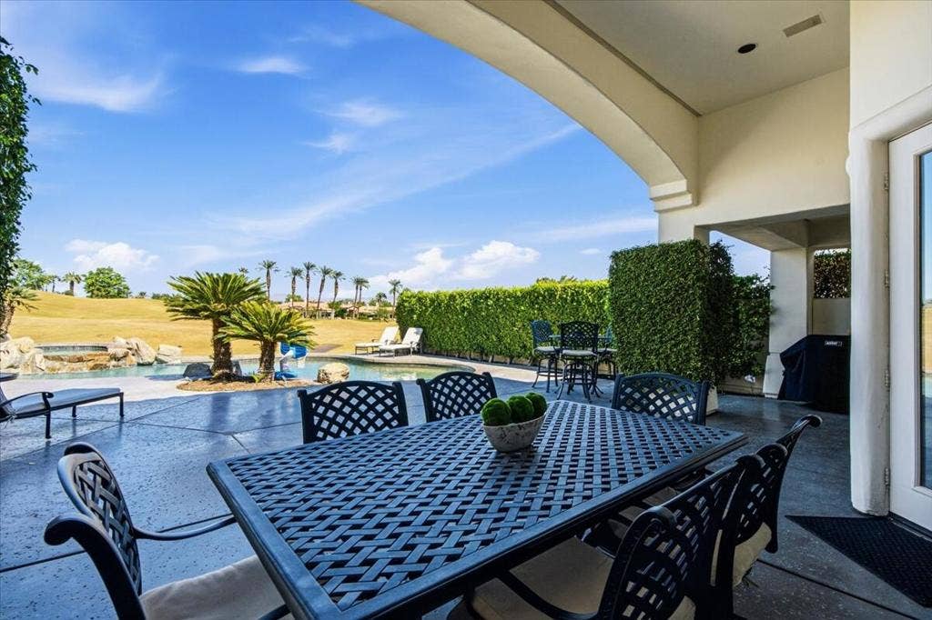 24-78790 Cabrillo Way-16
