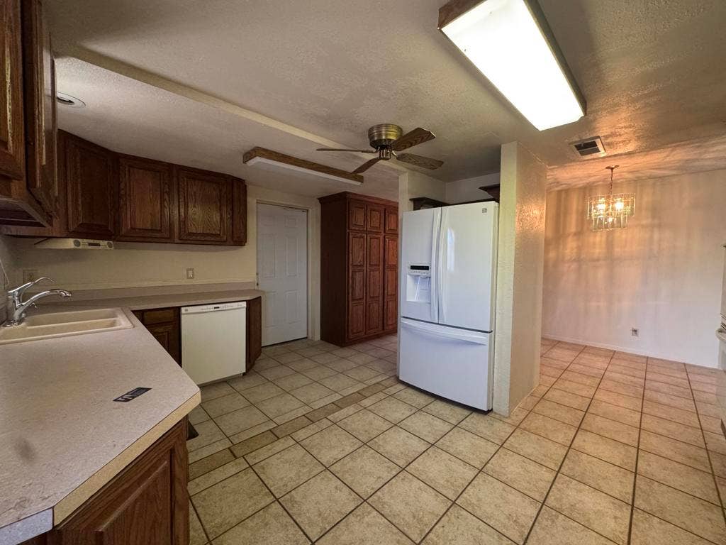 301 N Sola Avenue, Blythe, CA 92225 IMG_9055