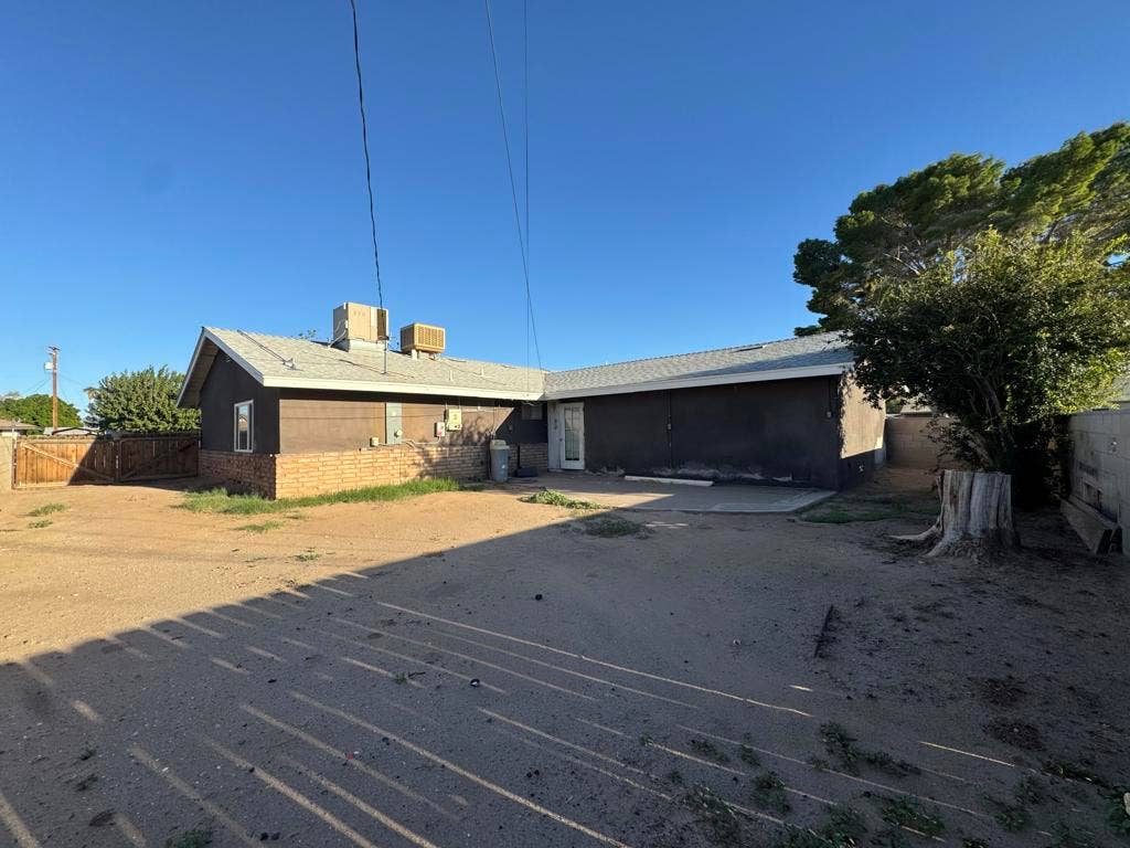 301 N Sola Avenue, Blythe, CA 92225 IMG_9073